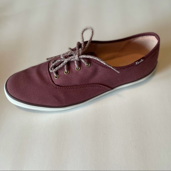 Keds Champion Seasonal in burgundy size 7.5